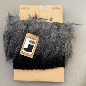 New With Tags BEARPAW Women's Textured Knit Boot Topper with Faux Fur Black